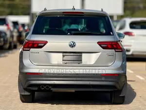Volkswagen Tiguan 2019 Silver