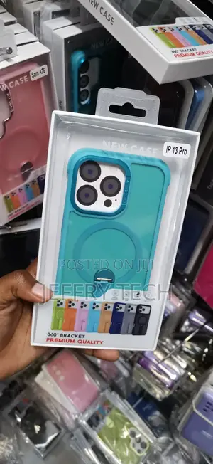 iPhone 13 Pro Turquoise Silicone Case