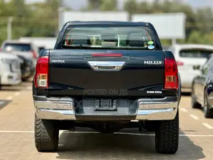 Toyota Hilux 2019 Black