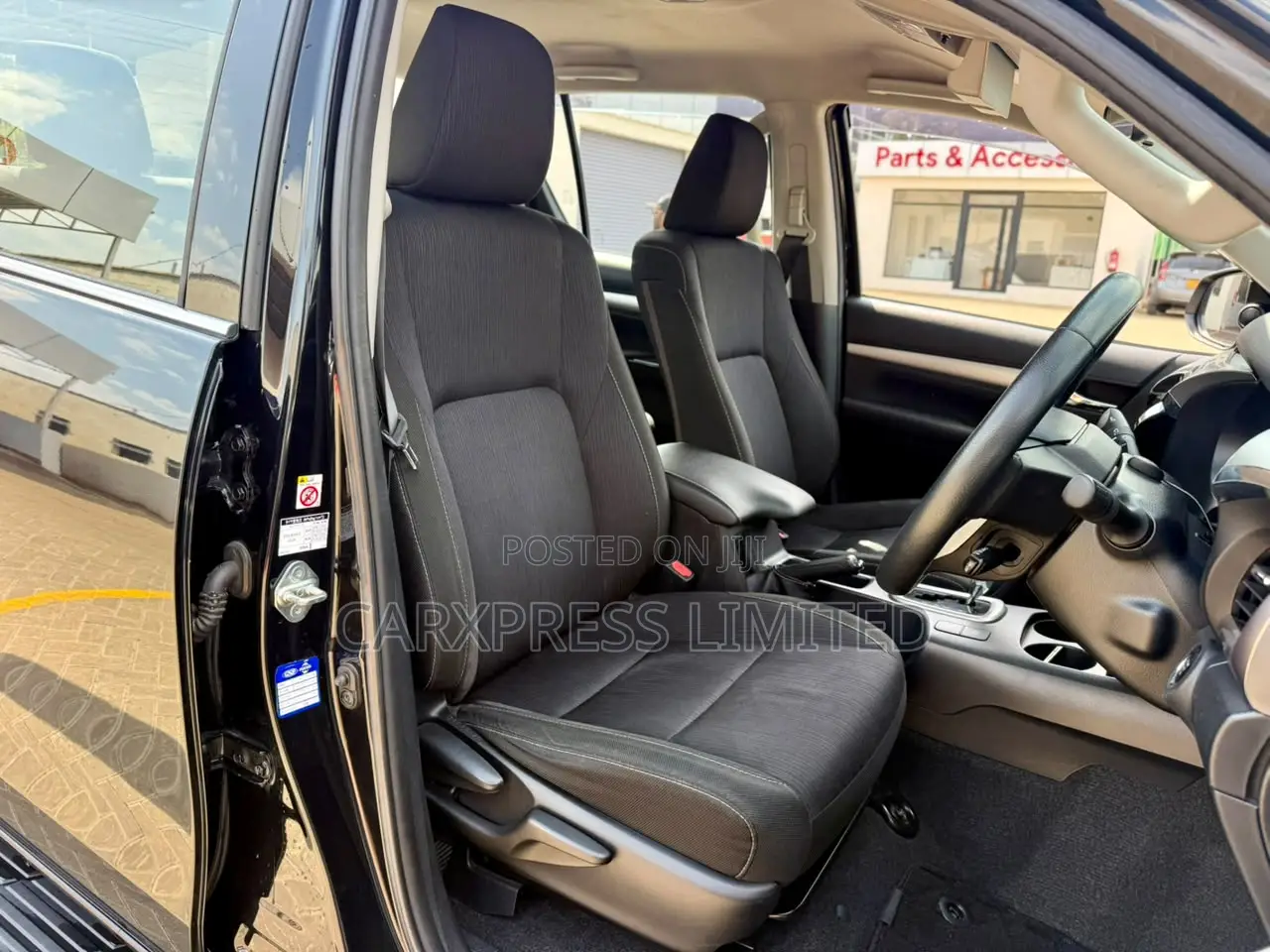 Toyota Hilux 2019 Black