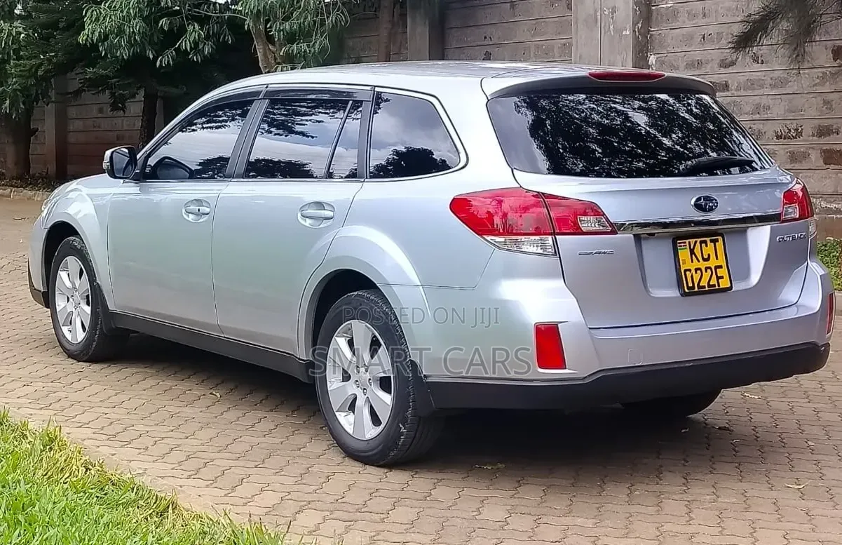 Subaru Outback 2011 Silver