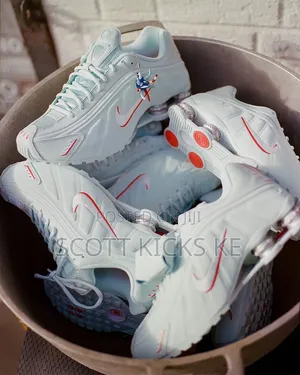 Nike Shox R4 "Puerto Rico" White