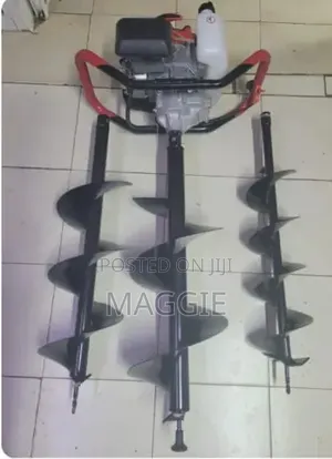 4 Stroke Pioneer/Honda 3 Blade Earth Auger Machine