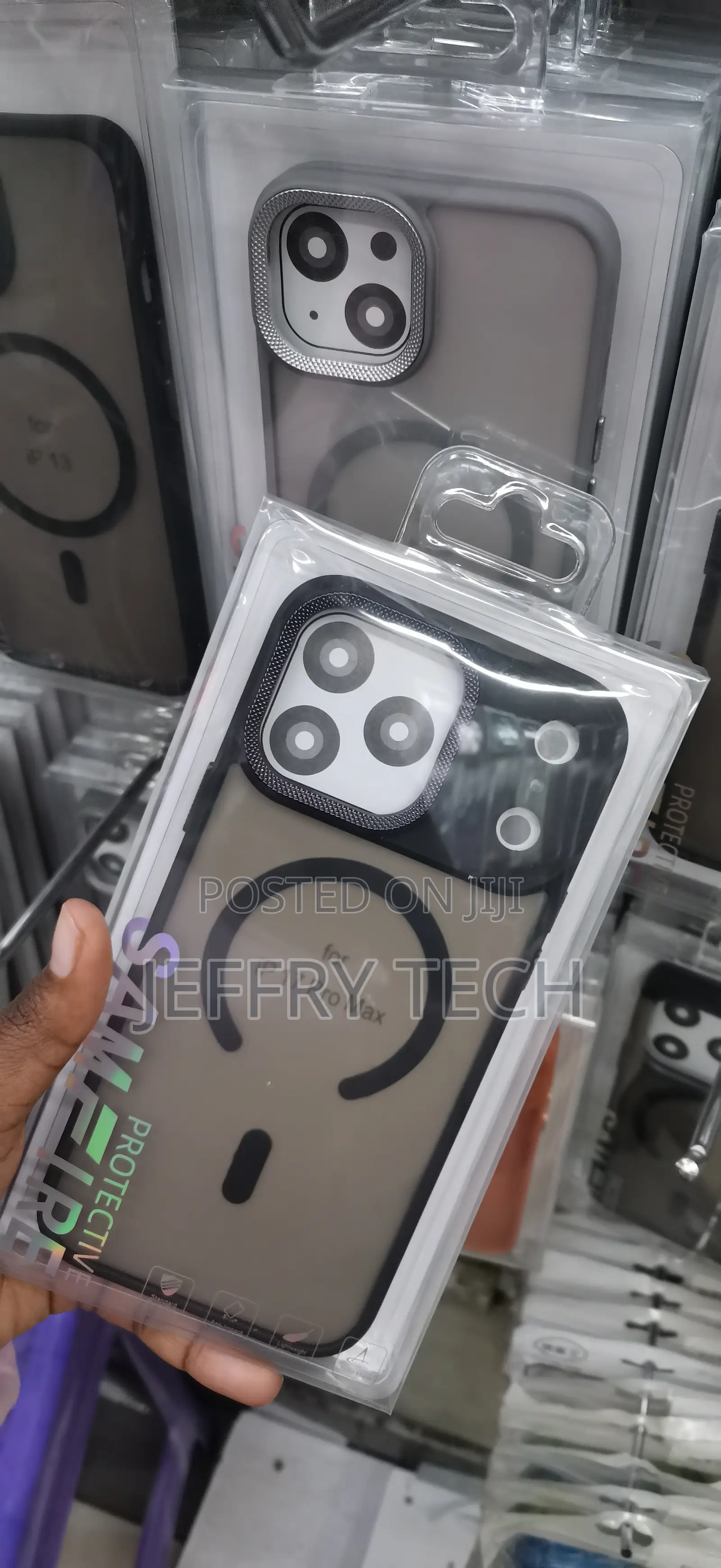 iPhone 17 Pro Max Smoke-Black Translucent Magsafe Phone Case