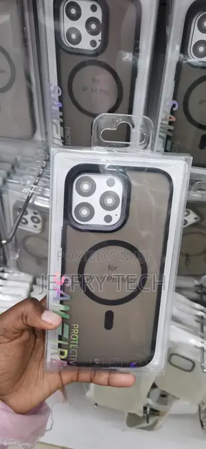iPhone 16 Pro Max, Featuring a Textured Camera Bezel Case