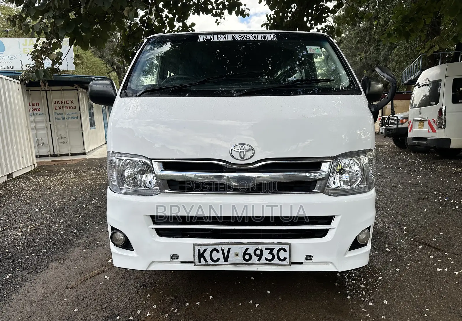 Toyota HiAce 2012 White
