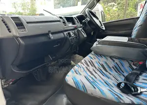 Toyota HiAce 2012 White