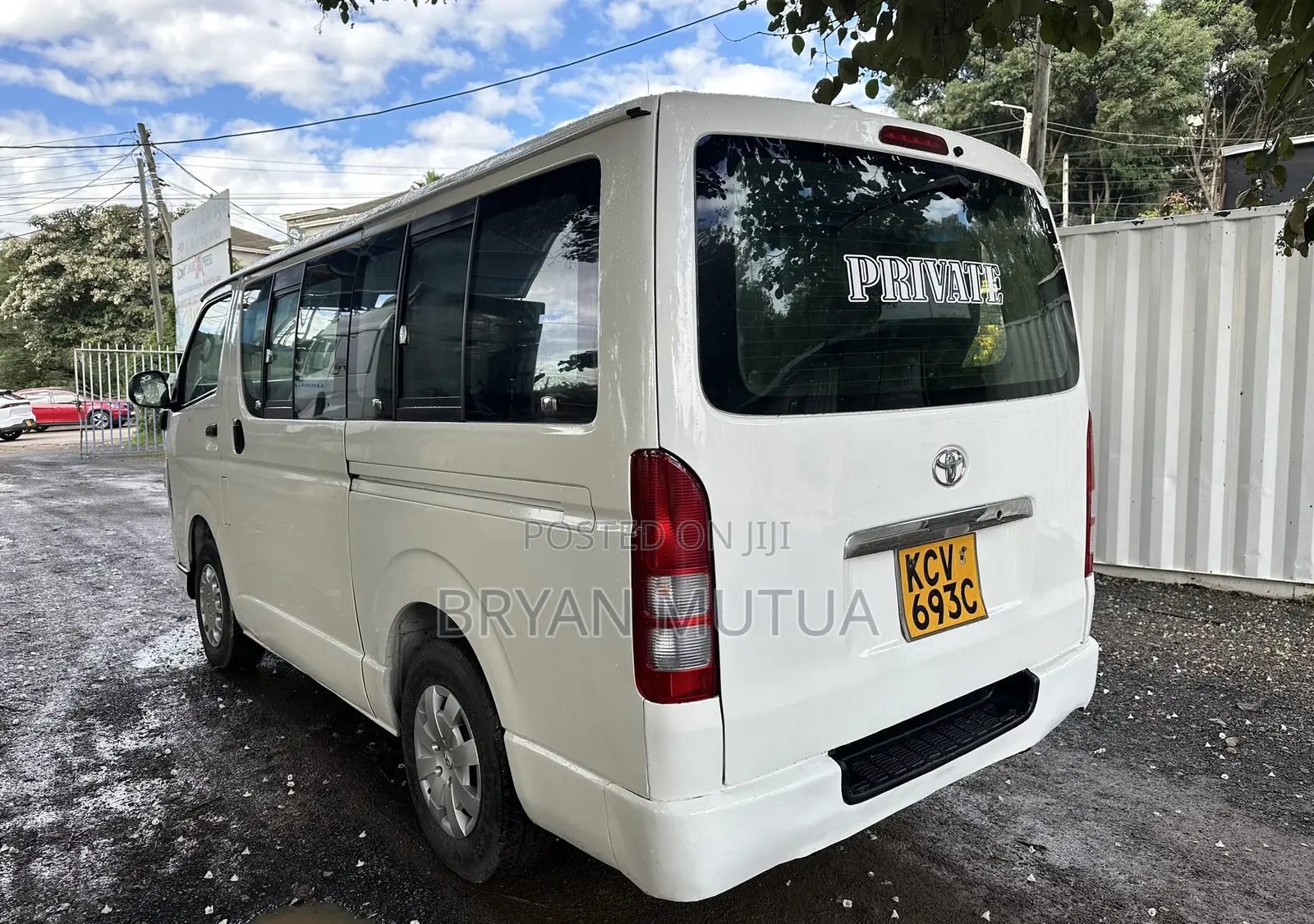 Toyota HiAce 2012 White