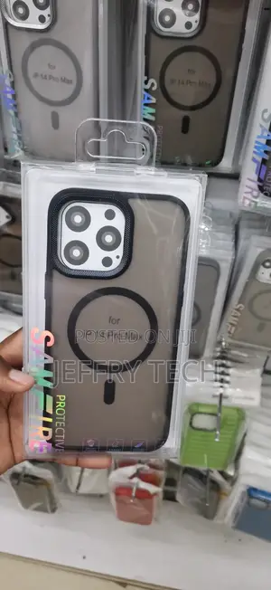 iPhone 14 Pro Max, Raised Guards Around the Camera Lense Cover