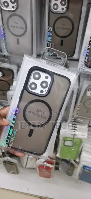 iPhone 14 Pro Max, Raised Guards Around the Camera Lense Cover