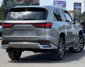 Lexus LX 600 2022 Gold