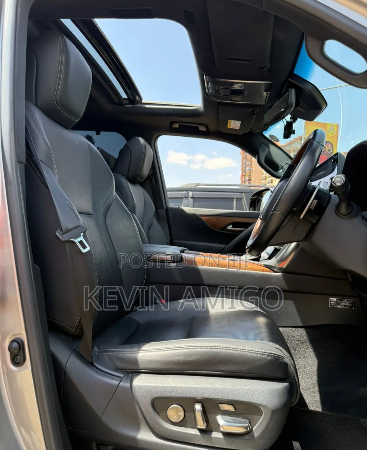 Lexus LX 600 2022 Gold