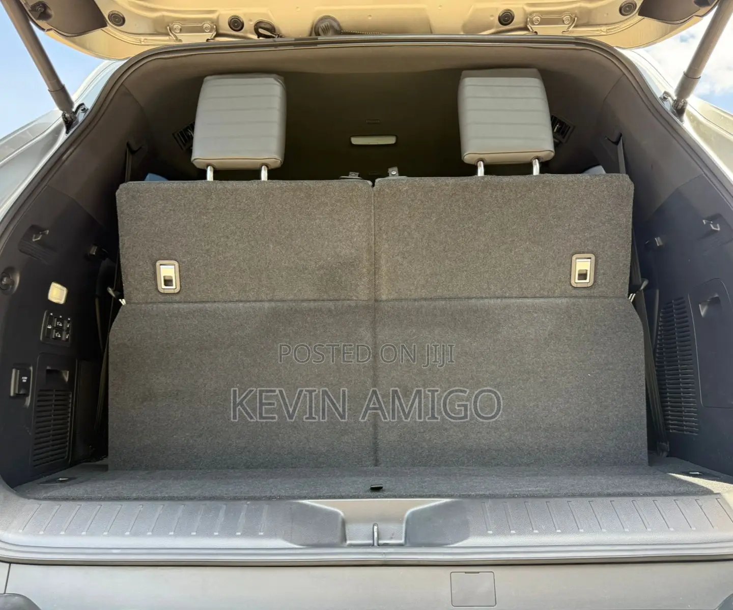Lexus LX 600 2022 Gold