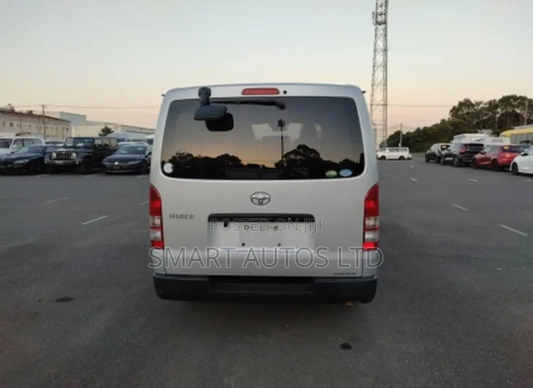 Toyota HiAce 2018