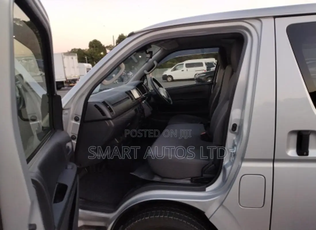 Toyota HiAce 2018
