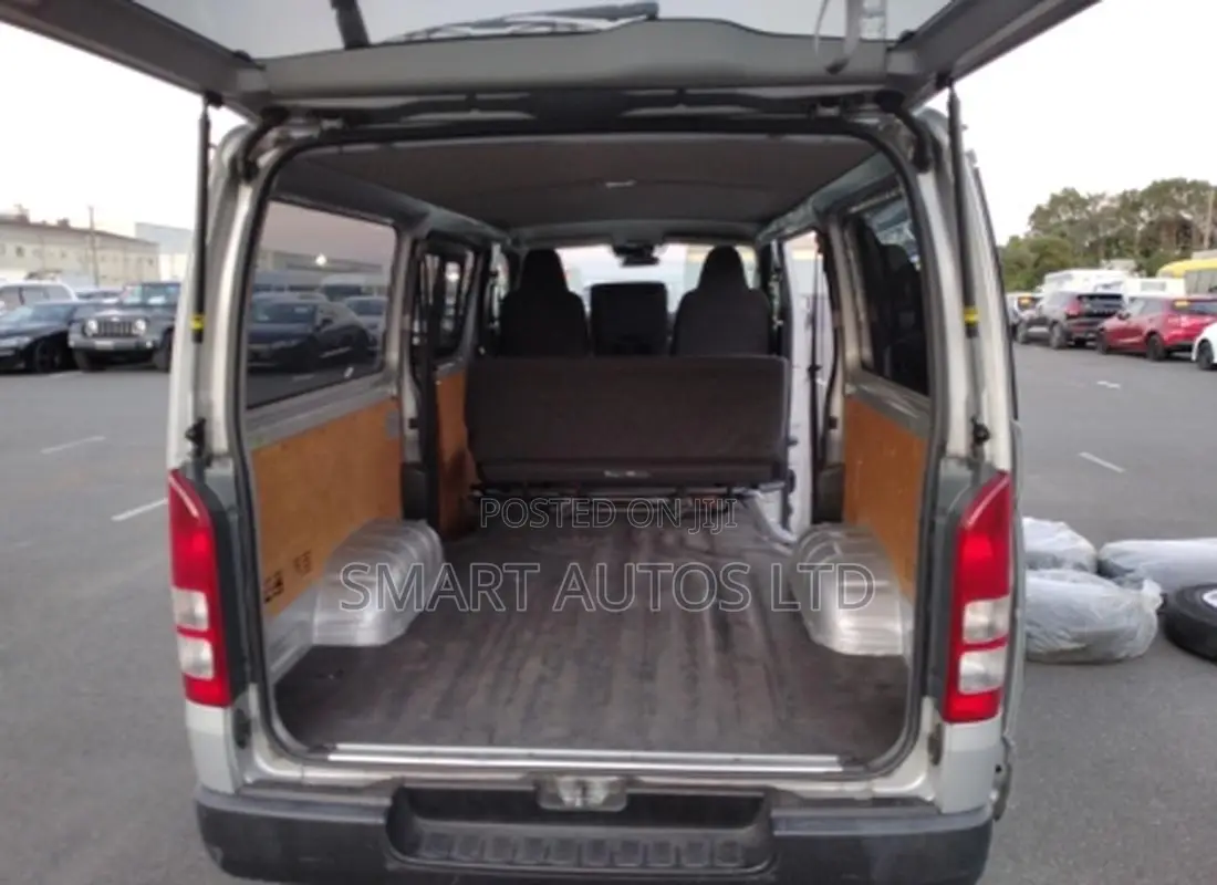 Toyota HiAce 2018