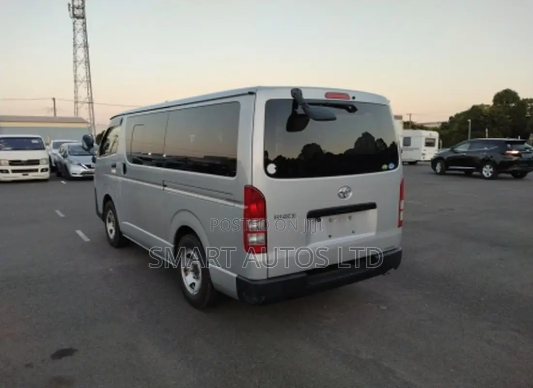 Toyota HiAce 2018