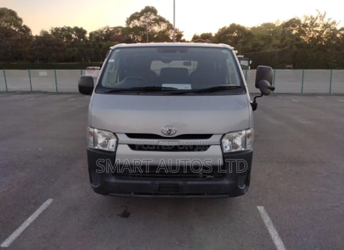 Toyota HiAce 2018