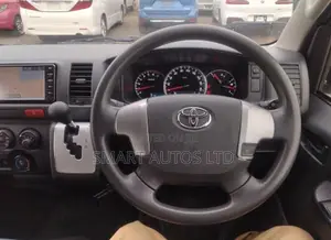 Toyota HiAce 2019 White