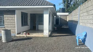 3bdrm House in Oloosurutia Road, Rimpa for sale