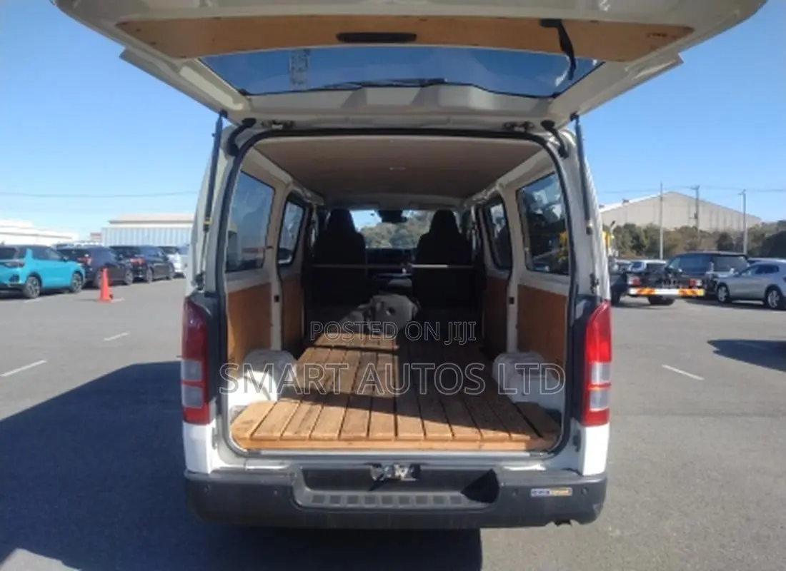 Toyota HiAce 2020 White