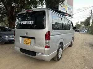 Toyota HiAce 2012 Silver