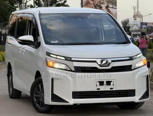 Toyota Voxy 2019 White