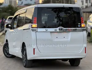 Toyota Voxy 2019 White