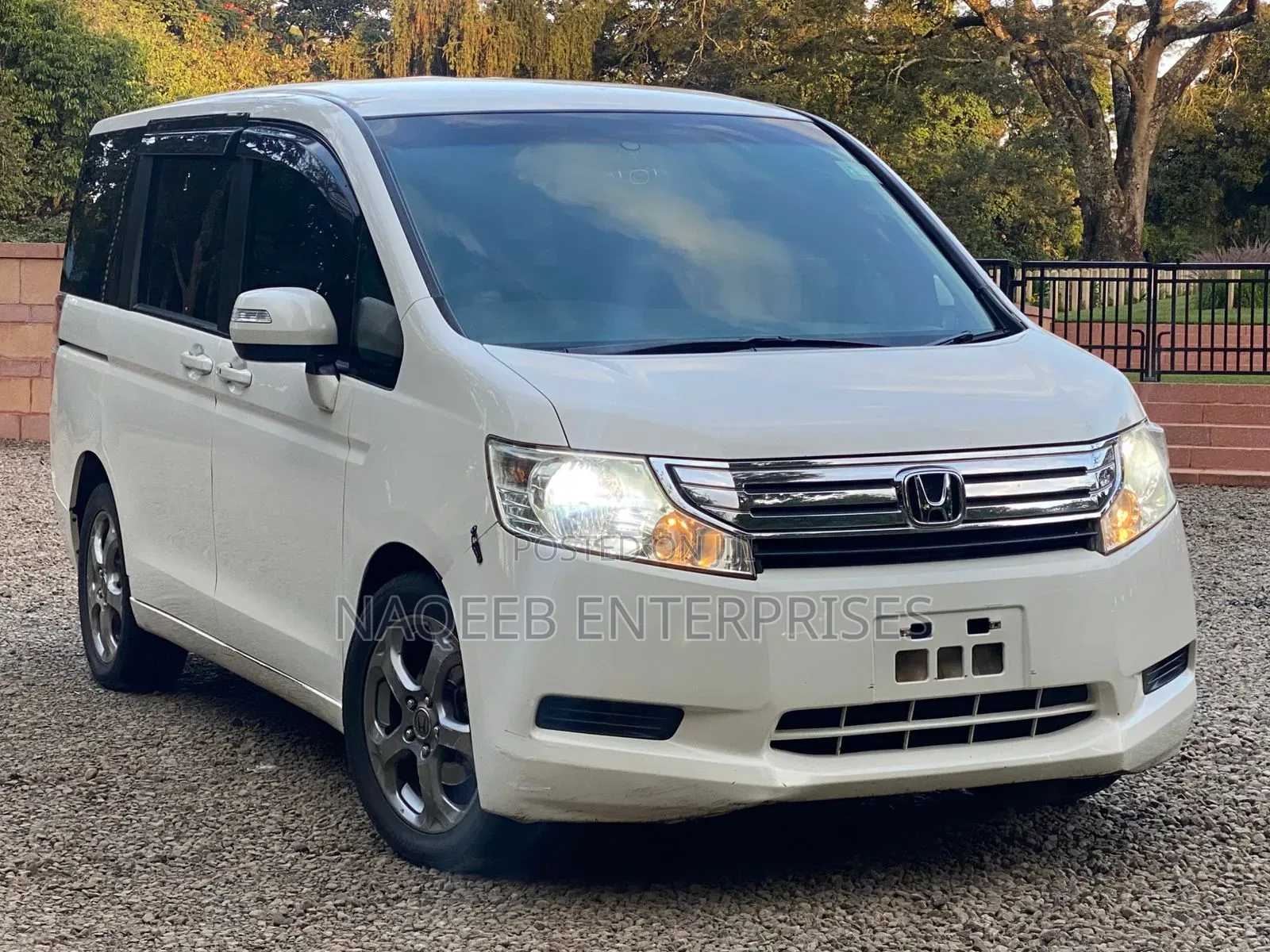 Honda Stepwgn 2012 White