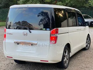 Honda Stepwgn 2012 White
