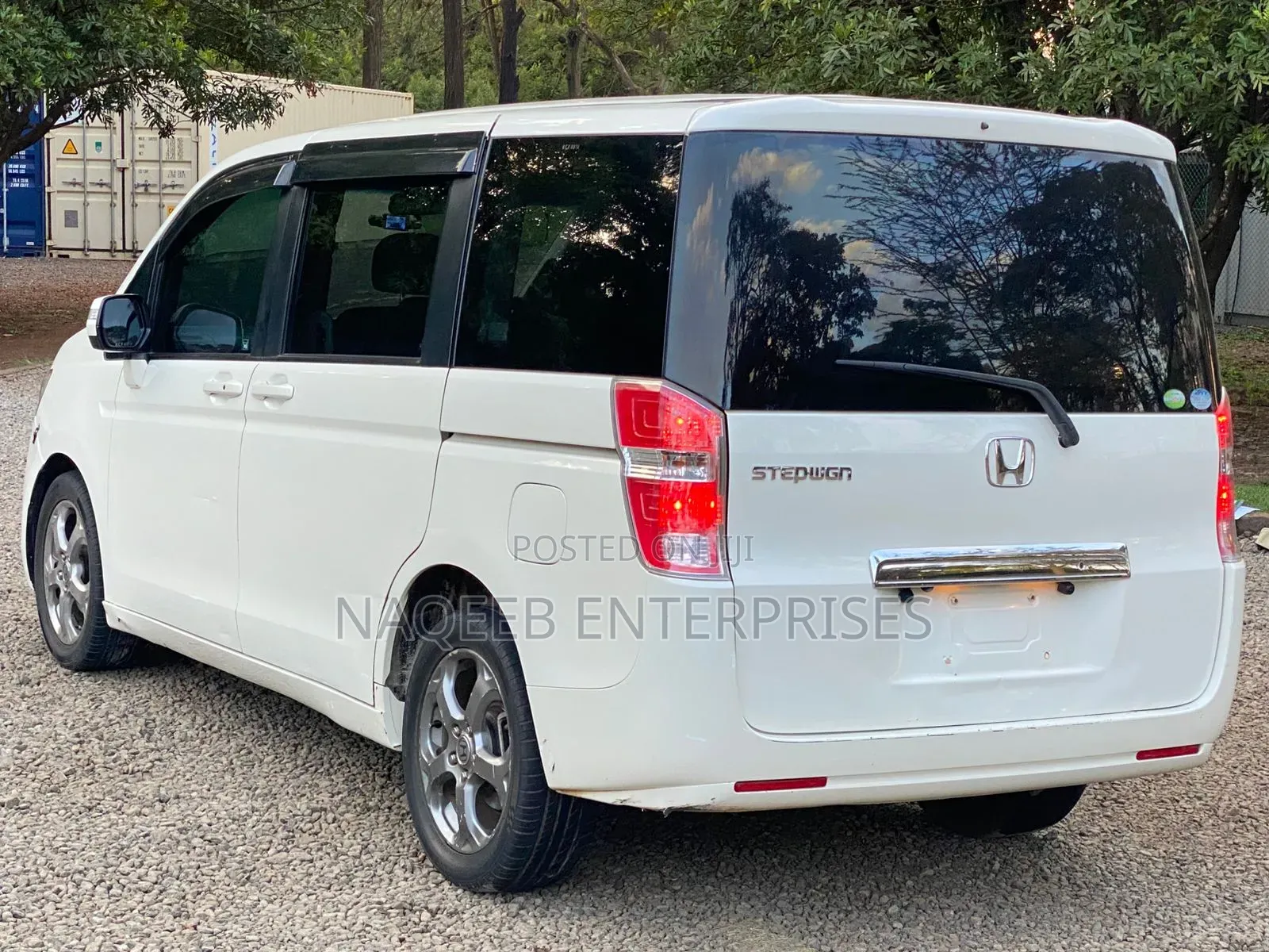 Honda Stepwgn 2012 White