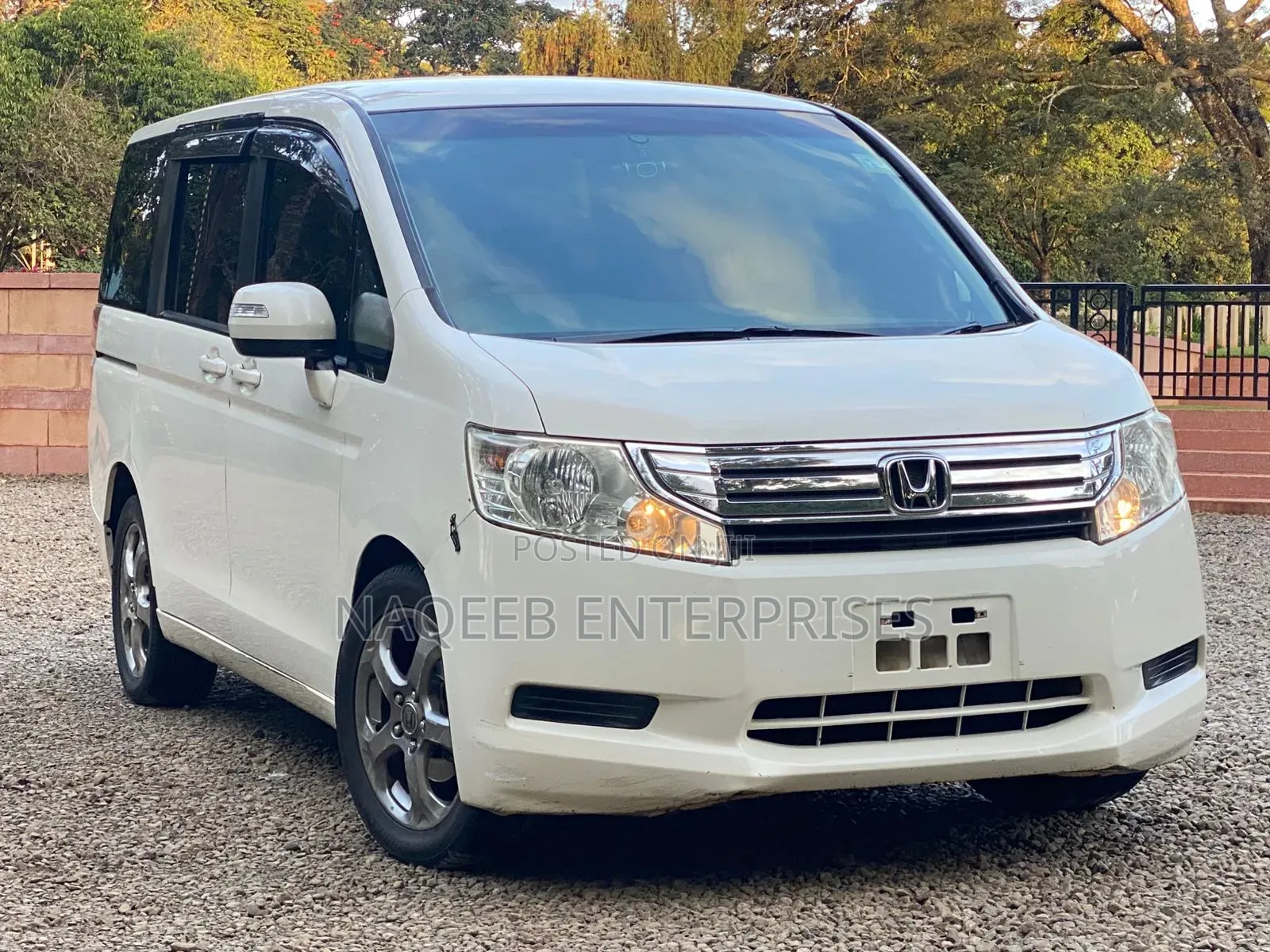 Honda Stepwgn 2012 White