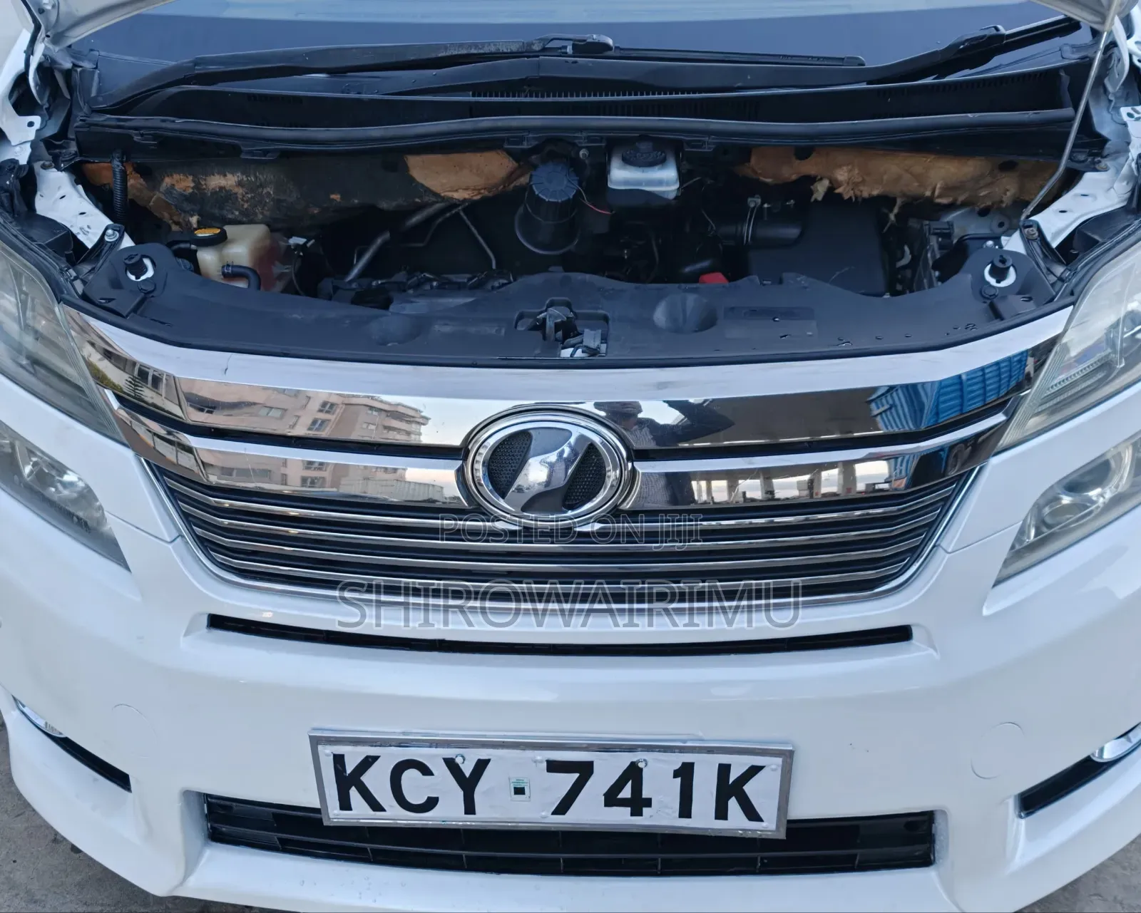 Toyota Vellfire 2013 Off white