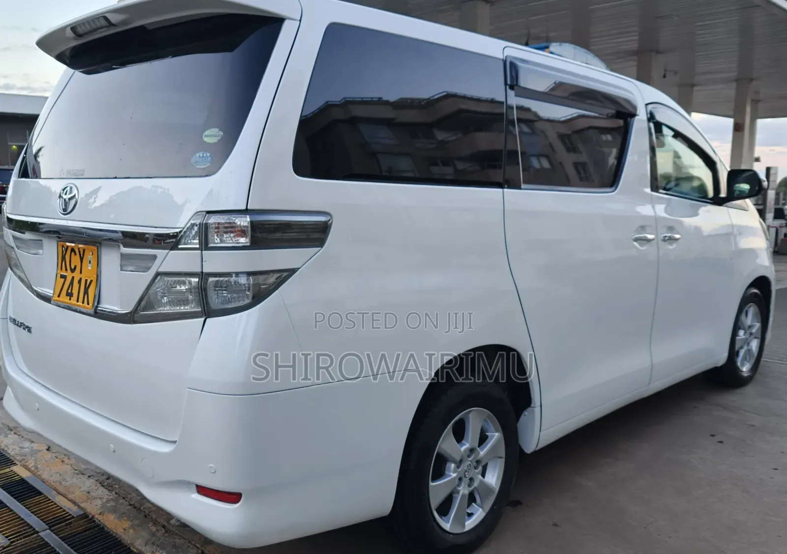 Toyota Vellfire 2013 Off white