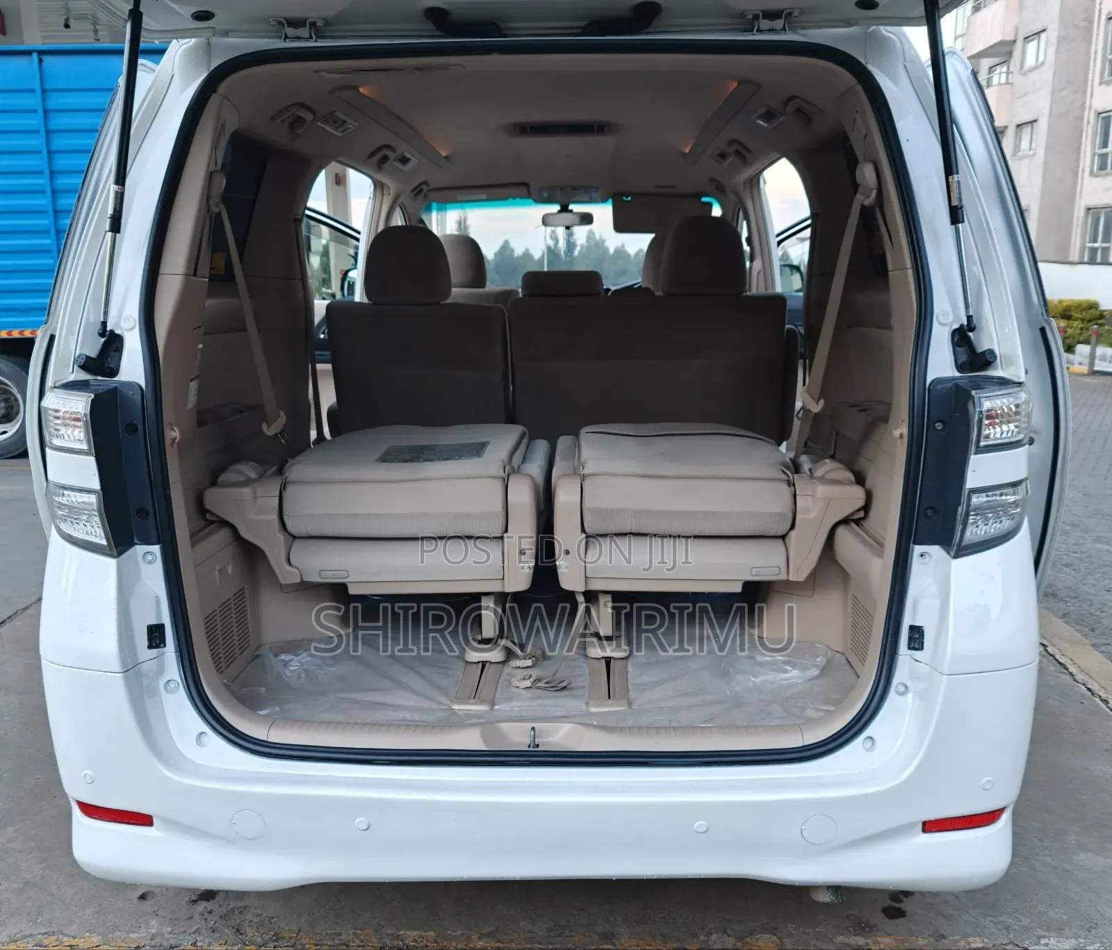 Toyota Vellfire 2013 Off white