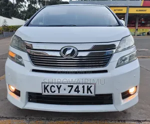 Toyota Vellfire 2013 Off white