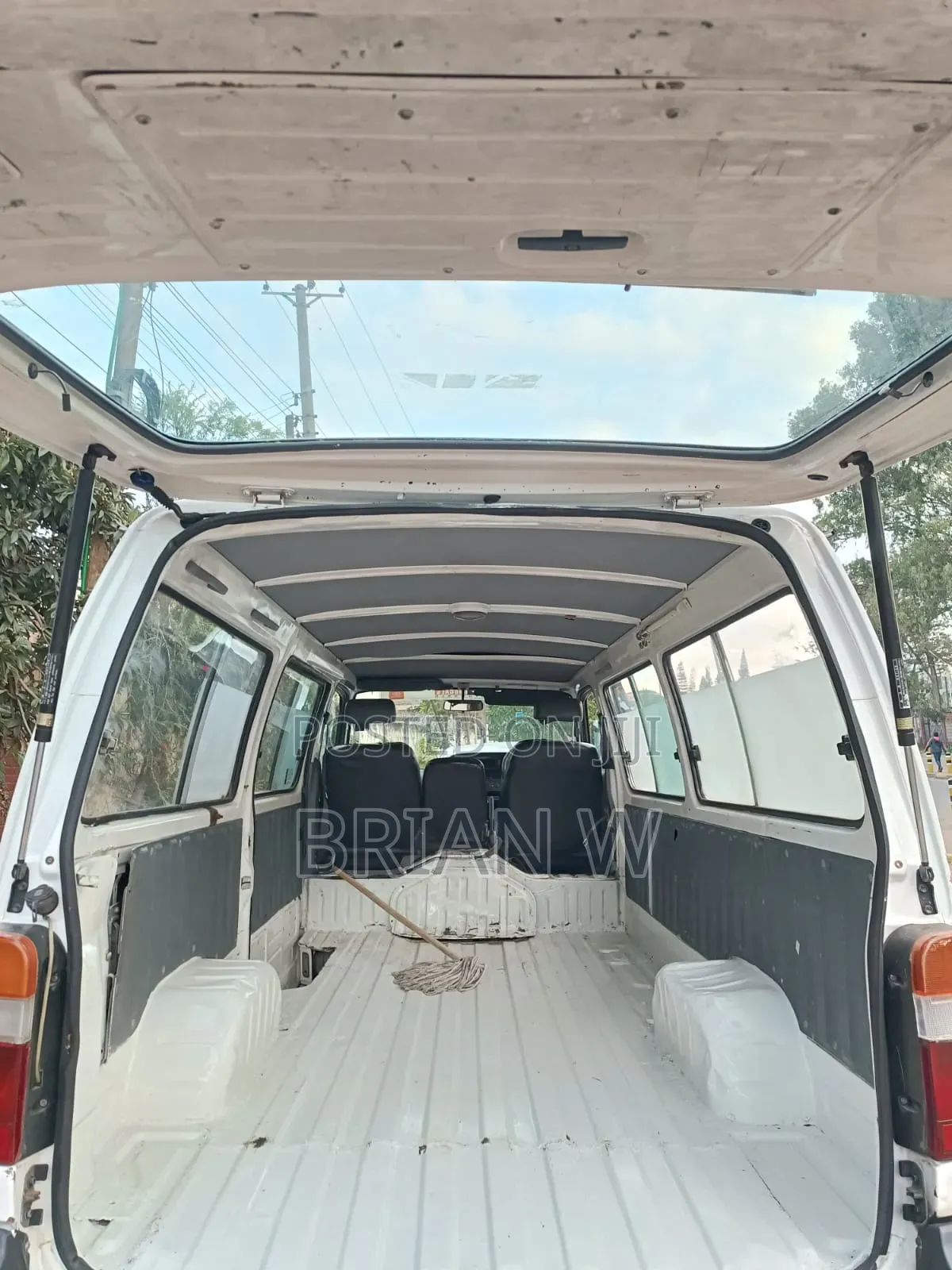 Toyota HiAce 2008 White