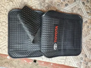 Toyota Car Floor Mats With Distinct Checked Pattern for Traction