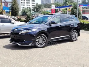 Toyota Harrier 2.0 2020 Black