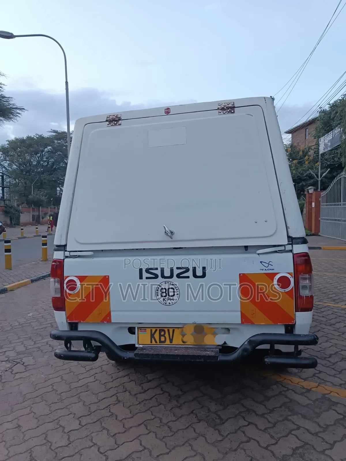 Isuzu D-MAX 2012 White