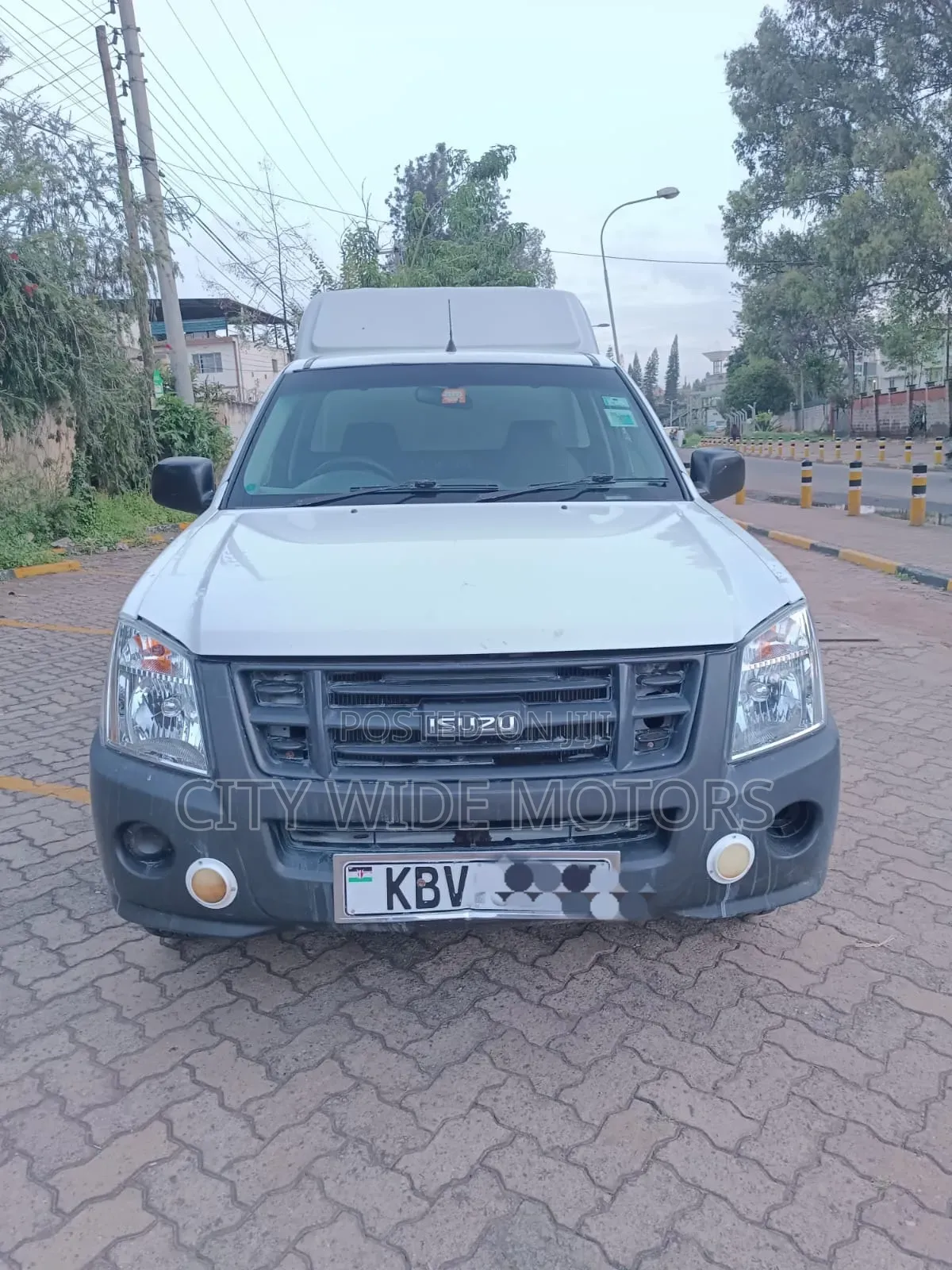 Isuzu D-MAX 2012 White