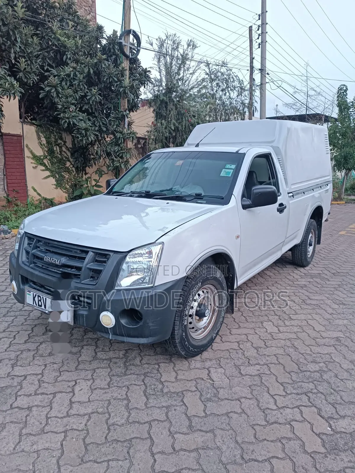 Isuzu D-MAX 2012 White