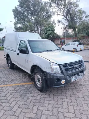 Isuzu D-MAX 2012 White