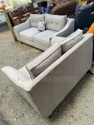 3,2 Tufted Cushioned Sofa Set