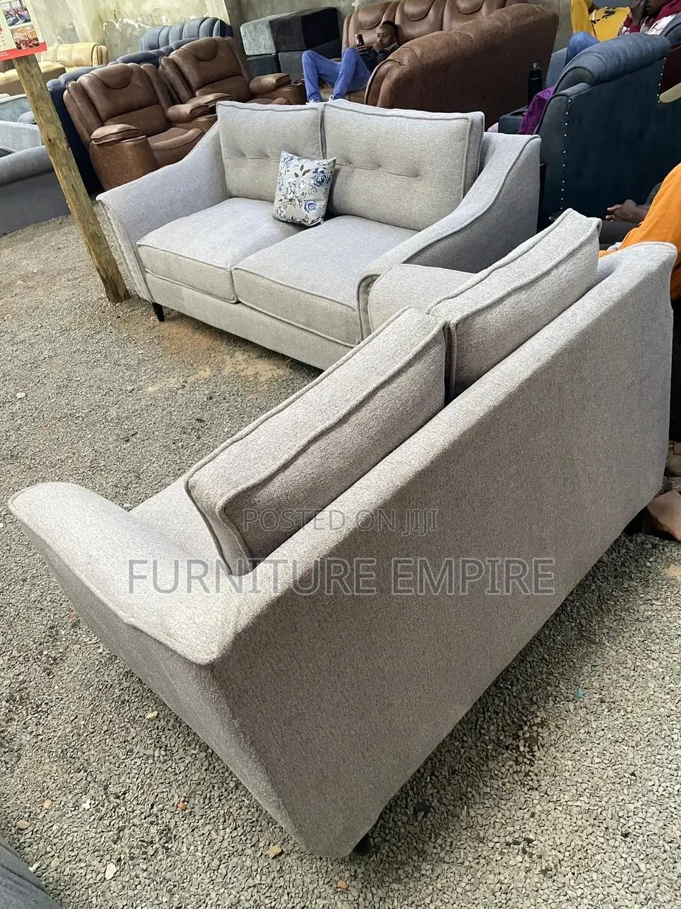 3,2 Tufted Cushioned Sofa Set