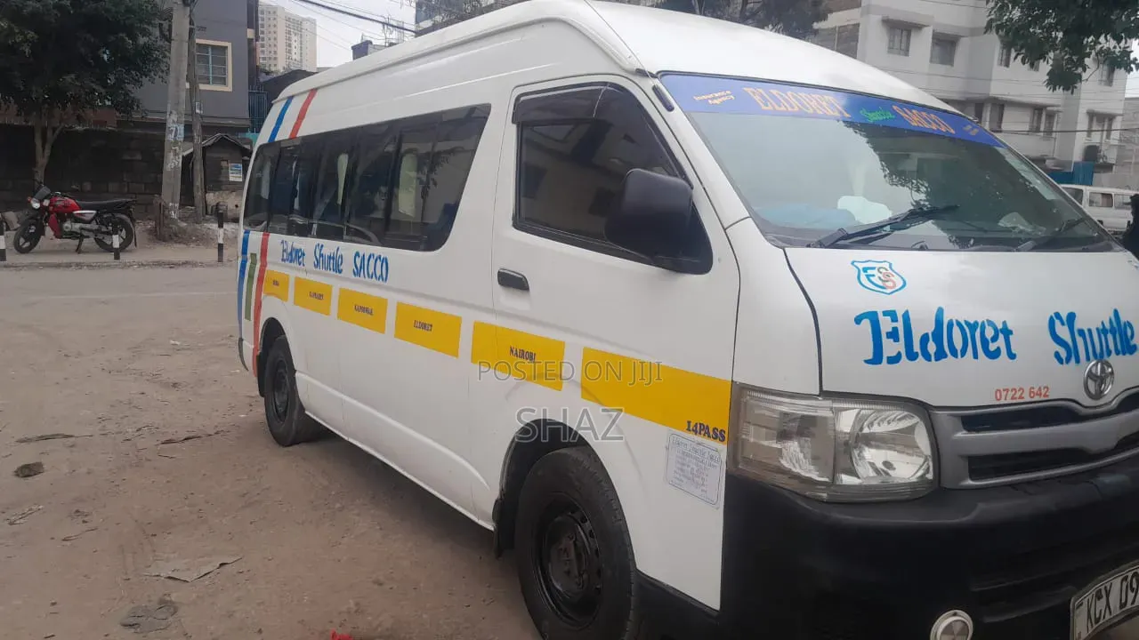 Nissan Caravan (Urvan) 2016 White