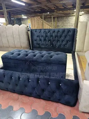 6x6 Chester Bed Dark Blue Velvet Tufted Frame With Storage Trunk