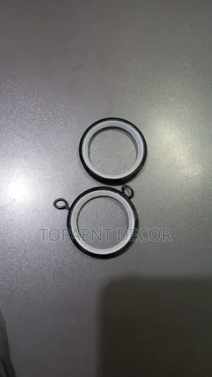 Black , Equal Size, Round Rings