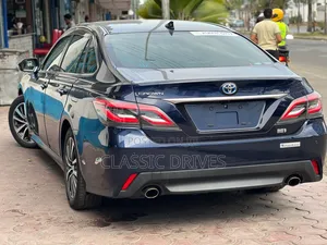 Toyota Crown 2019 Blue