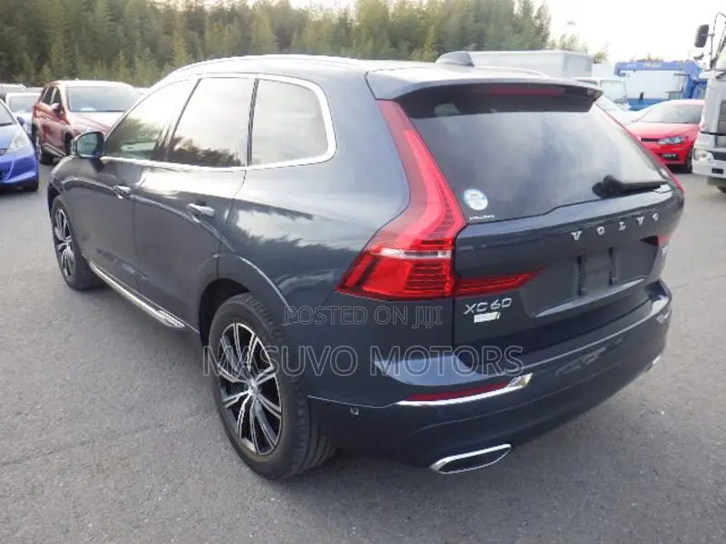 Volvo XC60 2019 Blue